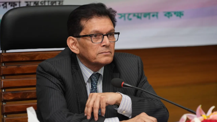 উপদেষ্টা থেকে মন্ত্রিসভায় ডাক পেলেন যিনি